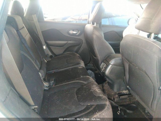 1C4PJLCB2FW683092 Jeep Cherokee Latitude
