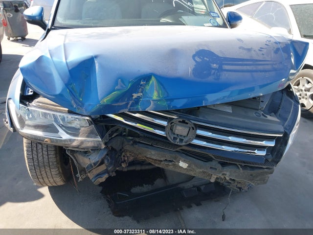 3VV3B7AXXJM187677 Volkswagen Tiguan Sel/se