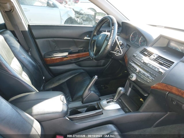 2011 HONDA ACCORD SDN EX-L VIN: 1HGCP3F87BA015200