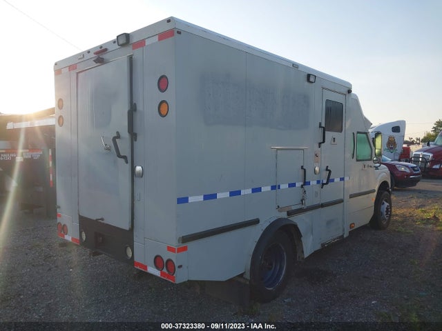2015 Ford F-550, VIN: 1FDAF5GT3FEC27884