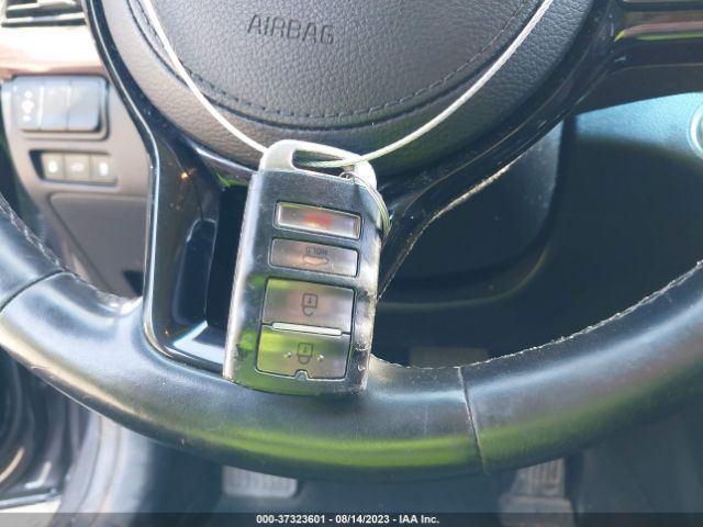 KNALB4J14H5060526 KIA Cadenza Premium
