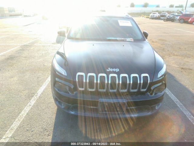 1C4PJLCS3HW586504 Jeep Cherokee Latitude