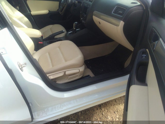 3VWD17AJ2FM309891 Volkswagen Jetta Sedan 1.8t Se W/connectivity
