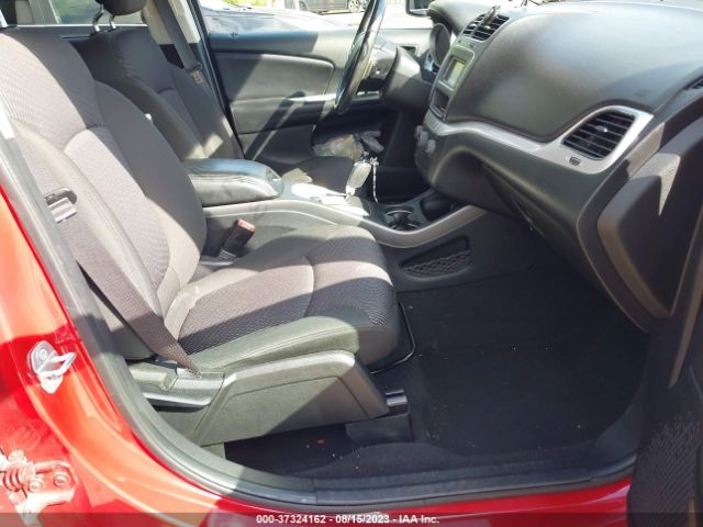 3C4PDCBBXKT853045 Dodge JOURNEY SE