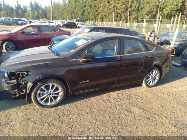 3FA6P0LUXKR115668 Ford Fusion Hybrid Se