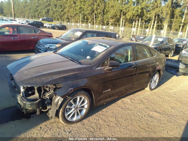3FA6P0LUXKR115668 Ford Fusion Hybrid Se