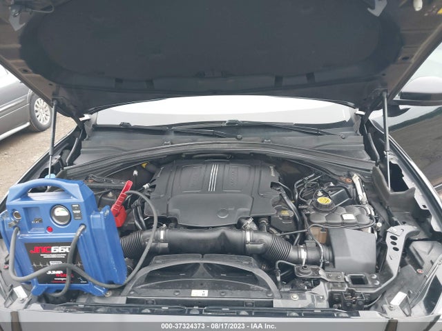 2017 JAGUAR F-PACE SADCM2BV3HA880028 Photo 9