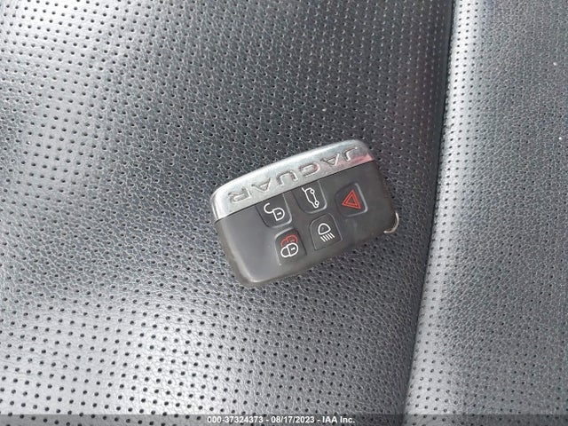 2017 JAGUAR F-PACE SADCM2BV3HA880028 Photo 10