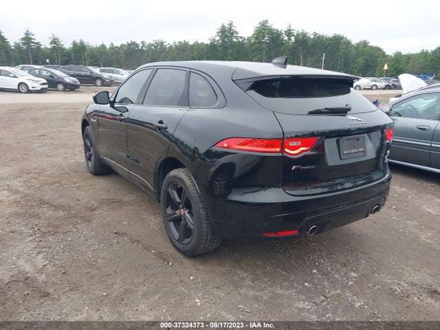 2017 JAGUAR F-PACE SADCM2BV3HA880028 Photo 2