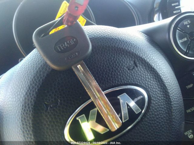 KNDJX3A50E7711109 KIA Soul !
