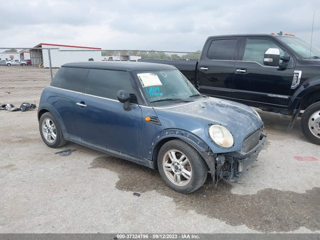 2011 MINI COOPER HARDTOP WMWSU3C50BT095356 Photo 0
