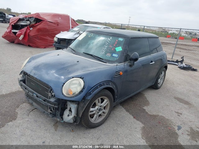 2011 MINI COOPER HARDTOP WMWSU3C50BT095356 Photo 1