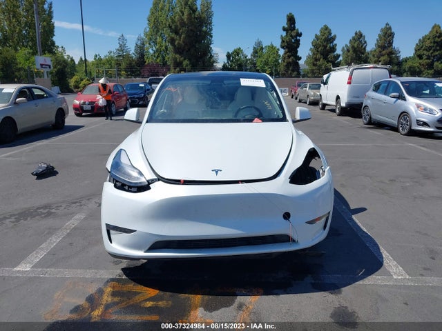 Tesla Model Y Long Range 2023 7SAYGDEE6PF624149 Image 12