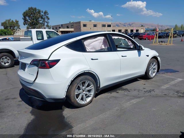 Tesla Model Y Long Range 2023 7SAYGDEE6PF624149 Image 4