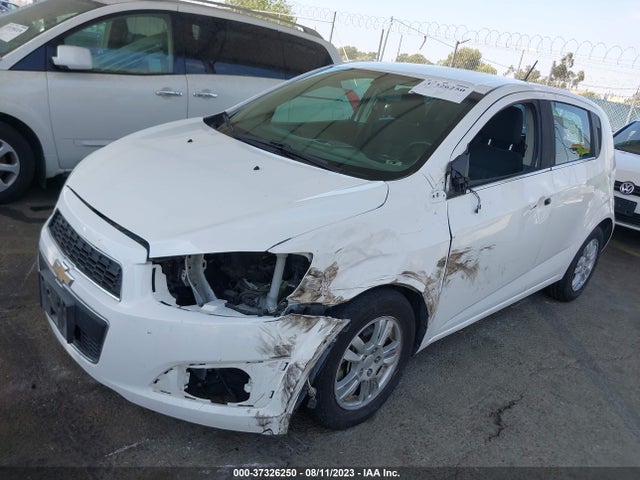 Chevrolet SONIC LT 2015 1G1JC6SH5F4198246 Image 2
