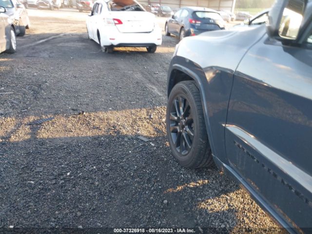 1C4RJFAG8JC367487 Jeep Grand Cherokee Altitude