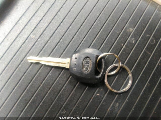 KNDMG4C71E6537879 KIA SEDONA LX