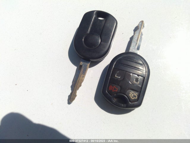 Ford Mustang V6 2014 1ZVBP8AM4E5238445 Image 3