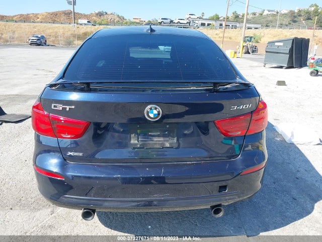 2018 BMW 3 Series, VIN: WBA8Y3C52JG451540