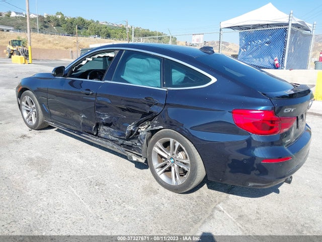 2018 BMW 3 Series, VIN: WBA8Y3C52JG451540