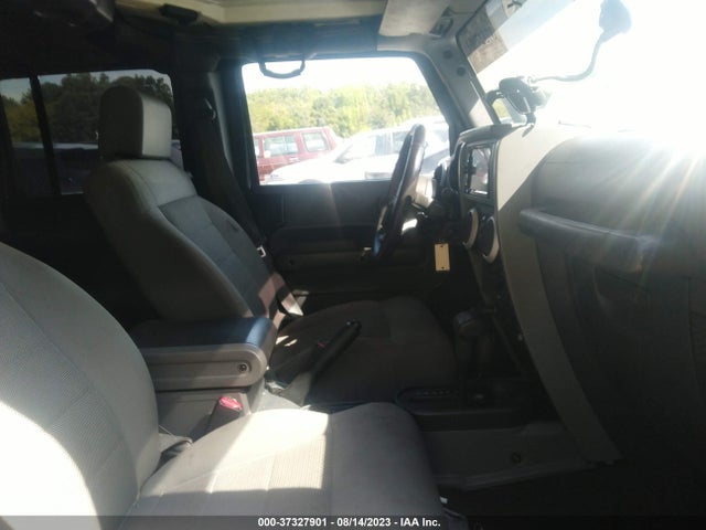 2008 JEEP WRANGLER UNLIMITED SAHARA VIN: 1J4GA591X8L525897