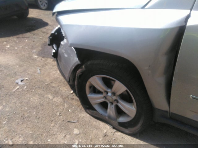 1C4NJDEB5ED852798 Jeep Compass Latitude