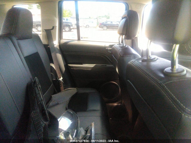 1C4NJDEB5ED852798 Jeep Compass Latitude