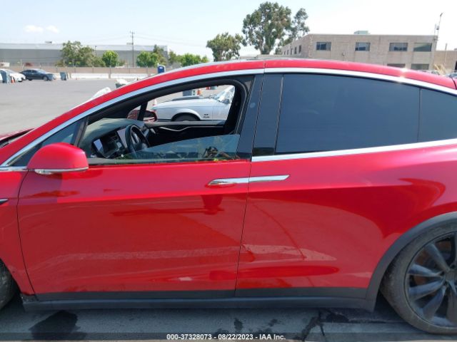 5YJXCAE29JF119884 Tesla Model X 75d/100d/p100d