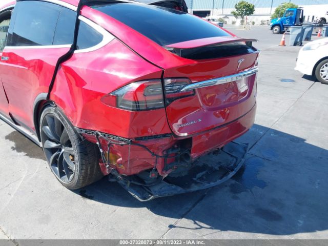 5YJXCAE29JF119884 Tesla Model X 75d/100d/p100d