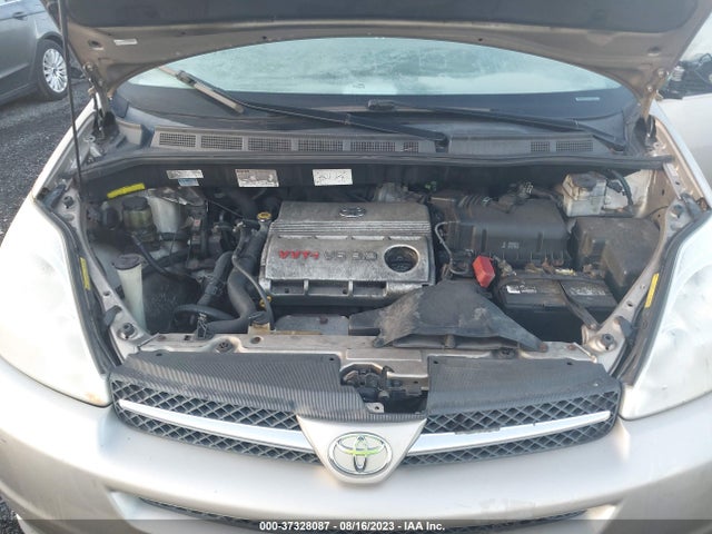 2004 TOYOTA SIENNA XLE VIN: 5TDBA22C24S004210
