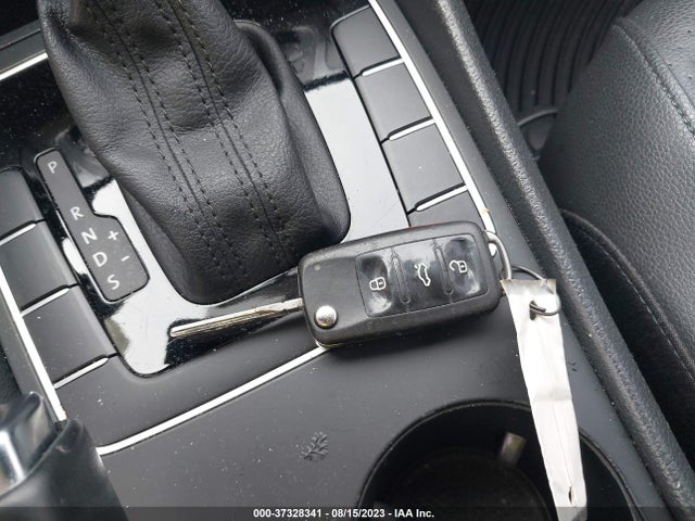 1VWAT7A37EC081109 Volkswagen Passat Wolfsburg Ed