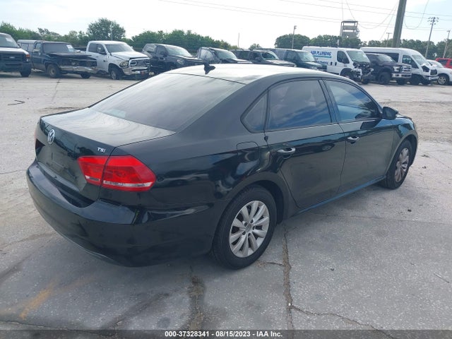 1VWAT7A37EC081109 Volkswagen Passat Wolfsburg Ed