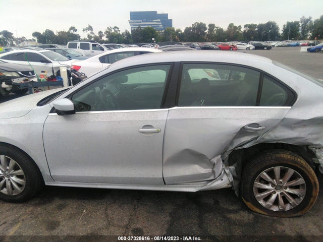 3VW2B7AJ8HM405449 Volkswagen Jetta 1.4t S
