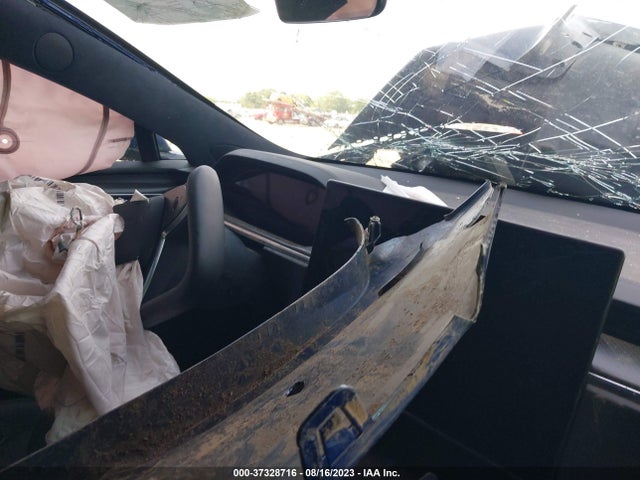 Tesla Model S Plaid 2021 5YJSA1E68MF440032 Image 13