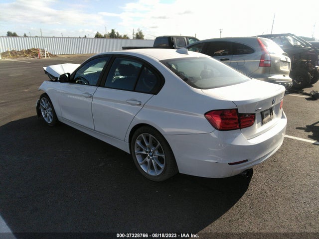 BMW 3 Series 320i Xdrive 2014 WBA3C3G50ENS70313 Image 3