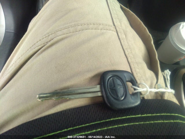2004 SCION XB VIN: JTLKT324740161876