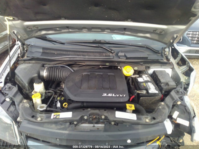 2C4RC1HG8ER300713 Chrysler Town & Country S