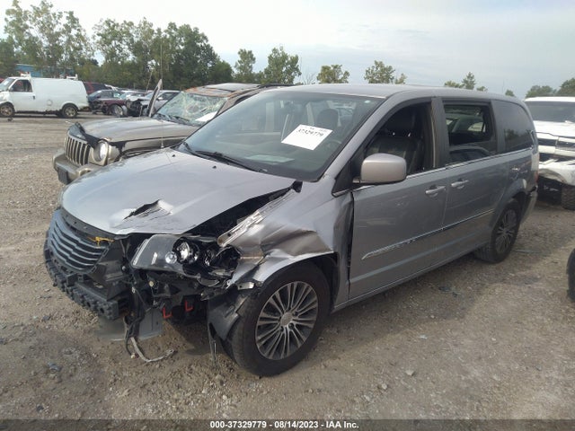 2C4RC1HG8ER300713 Chrysler Town & Country S