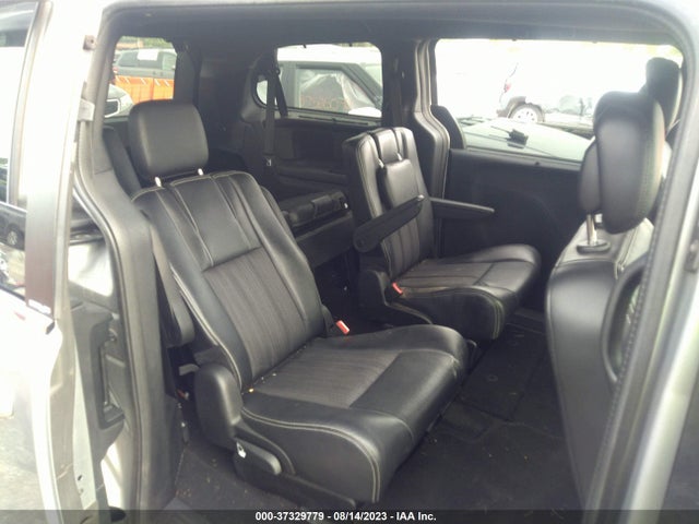 2C4RC1HG8ER300713 Chrysler Town & Country S