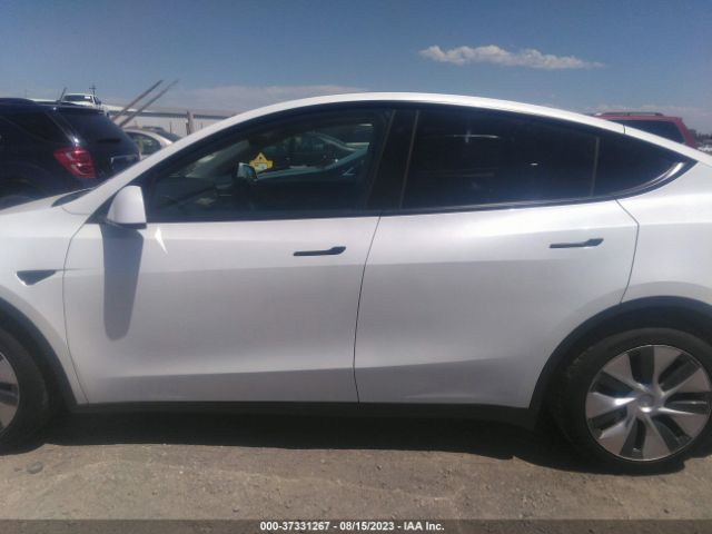 5YJYGDEE4LF028349 Tesla Model Y Long Range