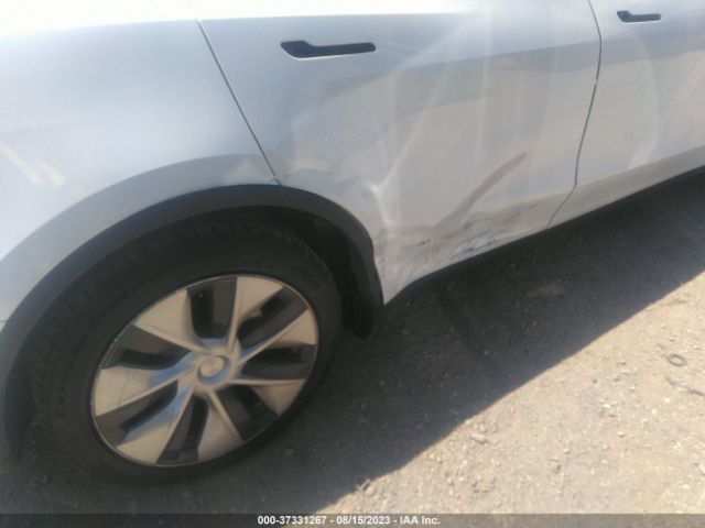 5YJYGDEE4LF028349 Tesla Model Y Long Range