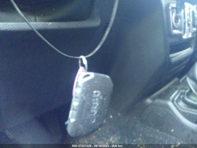 1C4HJXDN7JW207109 Jeep Wrangler Unlimited Sport S