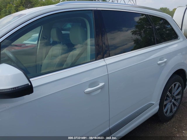 WA1LAAF71HD055866 Audi Q7 Premium Plus