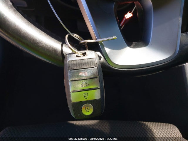KIA Optima S 2019 5XXGT4L33KG317016 Image 11