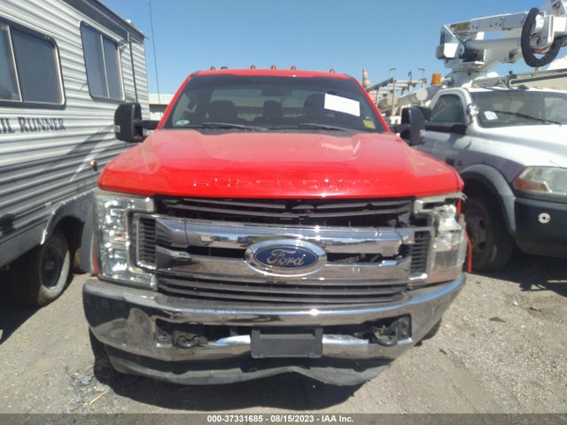2017 Ford F-550, VIN: 1FDUF5HYXHEC48208