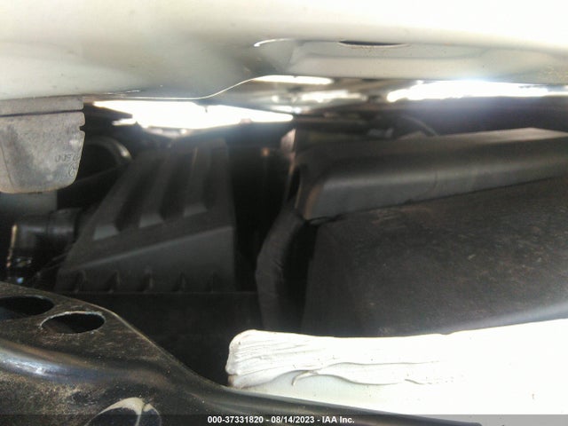 1VWAA7A37JC042746 Volkswagen Passat 2.0t S/r-line