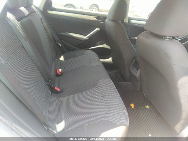 1VWAA7A37JC042746 Volkswagen Passat 2.0t S/r-line