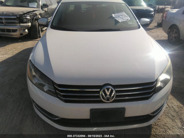 1VWAT7A33FC076393 Volkswagen Passat 1.8t S