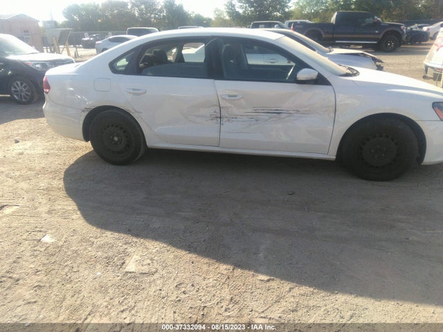 1VWAT7A33FC076393 Volkswagen Passat 1.8t S