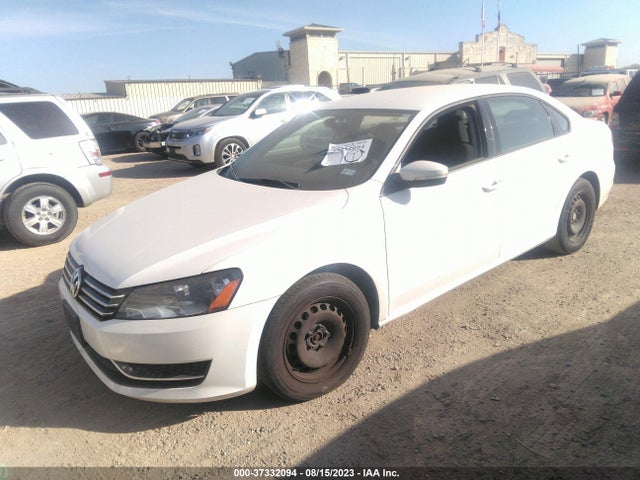 1VWAT7A33FC076393 Volkswagen Passat 1.8t S